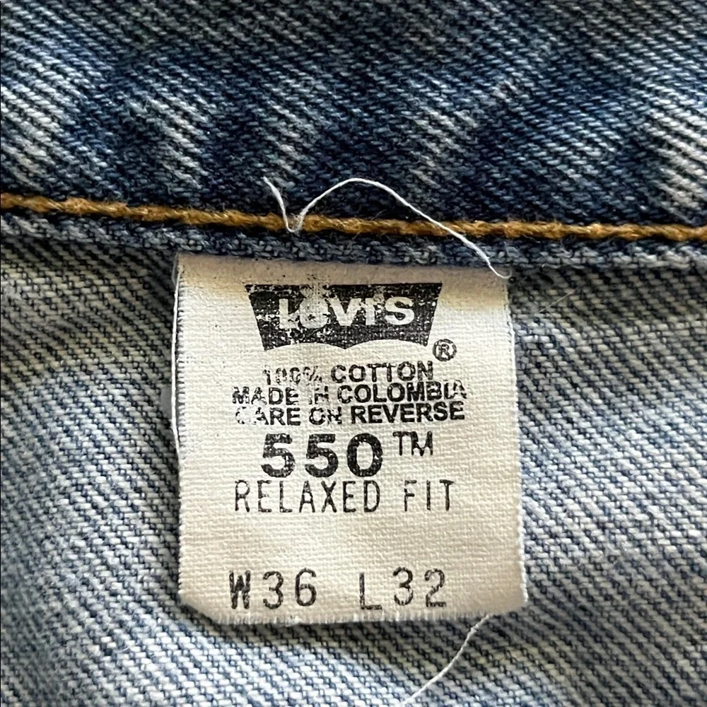 Vintage Levi’s 550 Relaxed Fit Size 36 x 32